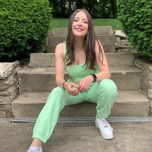 Meet your Posher, Hannah